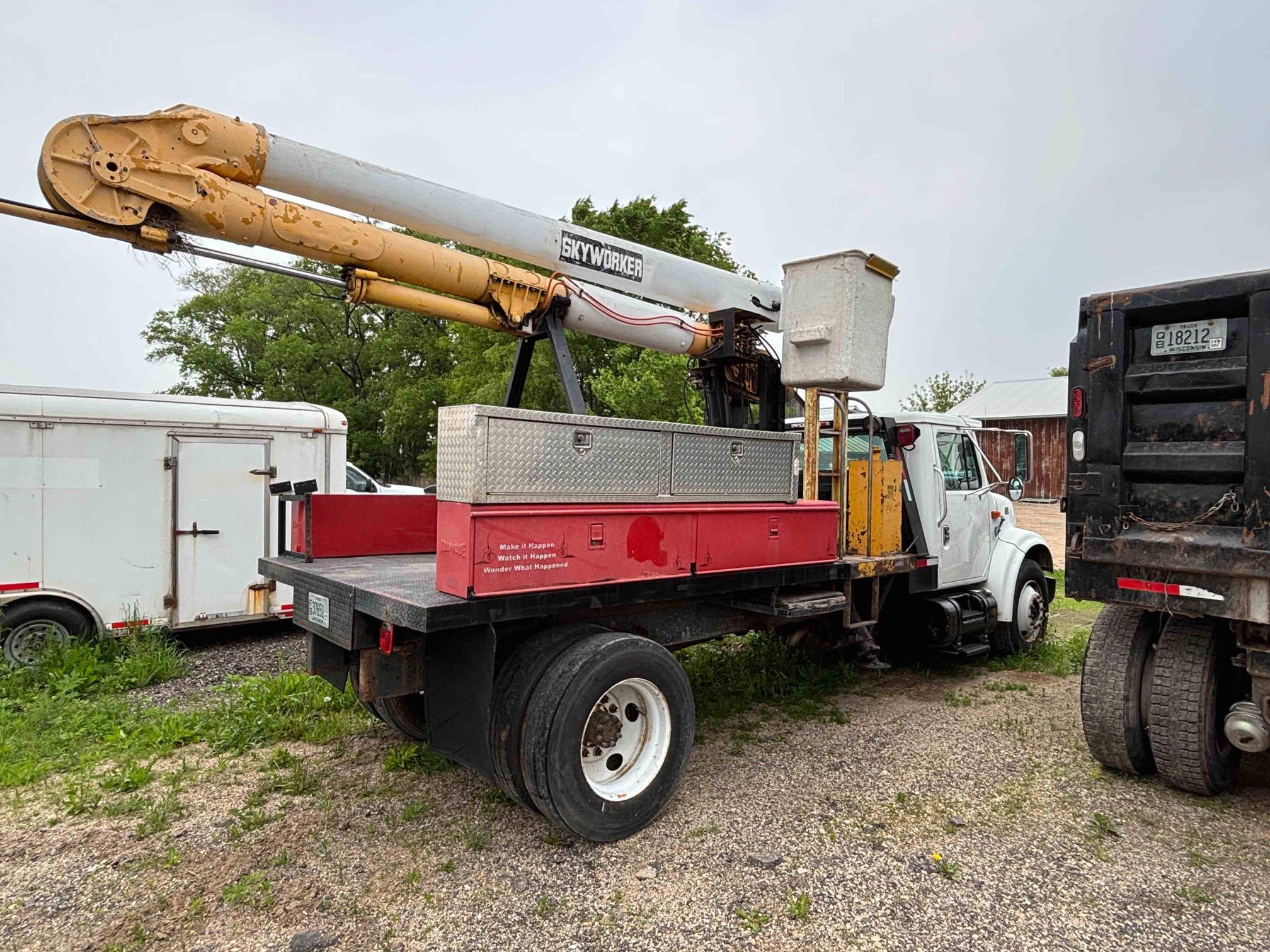 1998 INTERNATIONAL 4700 - Image 6